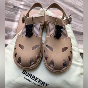 Burberry Kids Beige Sandals with Black Logo